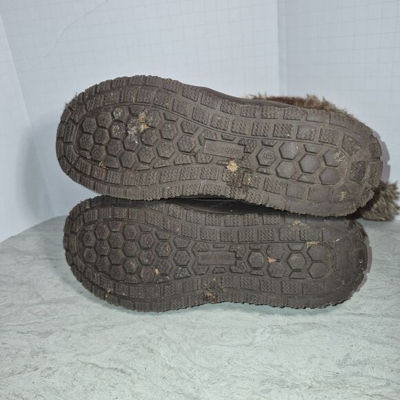 Minnetonka Brown Women's Boot's with a Fuax Fur Bow, Size 6M - Picture 8 of 10
